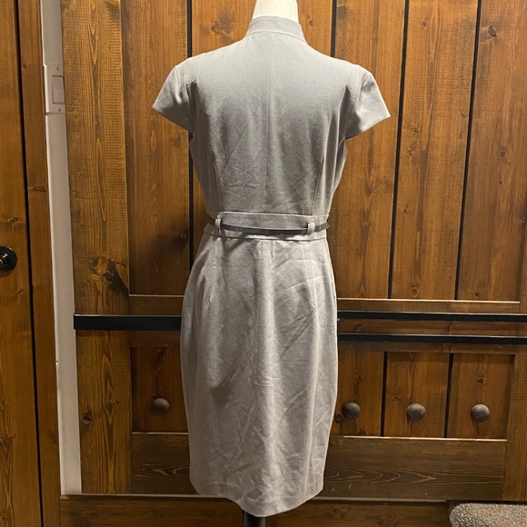 Calvin Klein dress. Retro style. Button up with belt. Fully lined. Sz 10 - Picture 14 of 16